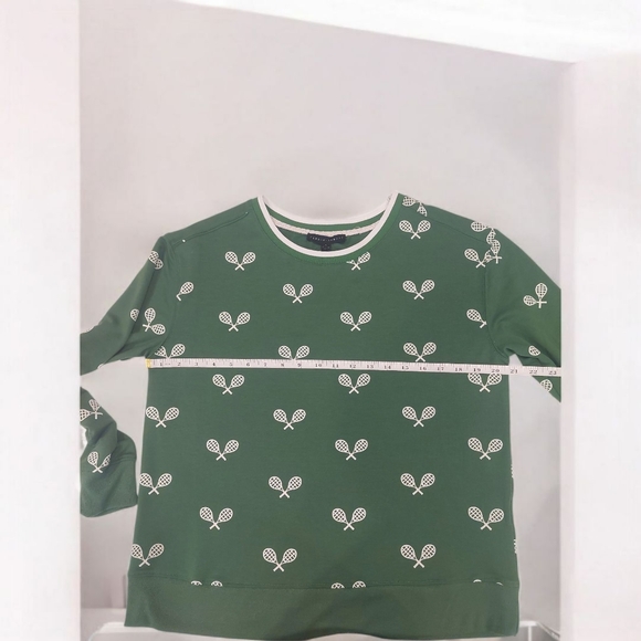 Green Crew Neck Sweater with Charming Pattern - Picture 7 of 8